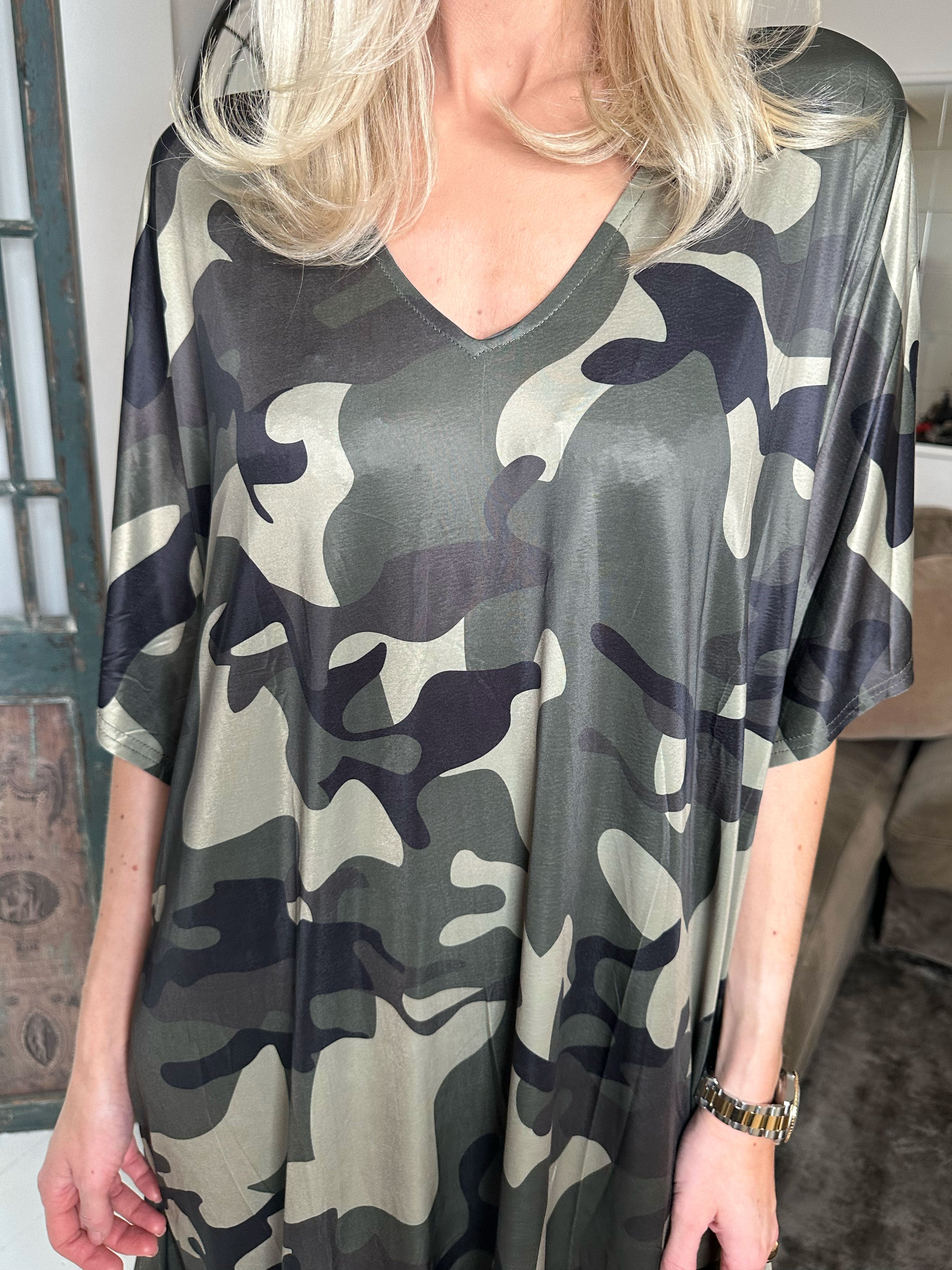 Azmina Camo - Tunikakjole i løs pasform i camouflageprint